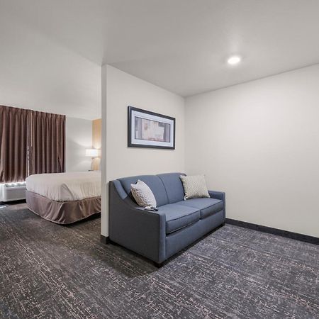 Cobblestone Hotel & Suites - Bellefontaine エクステリア 写真