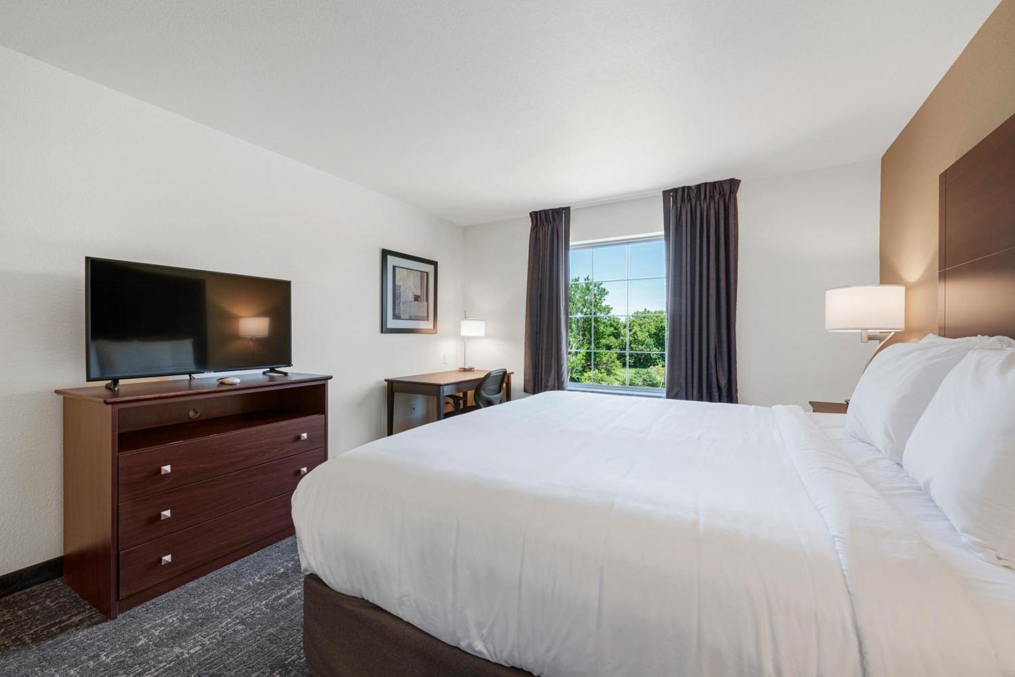 Cobblestone Hotel & Suites - Bellefontaine エクステリア 写真