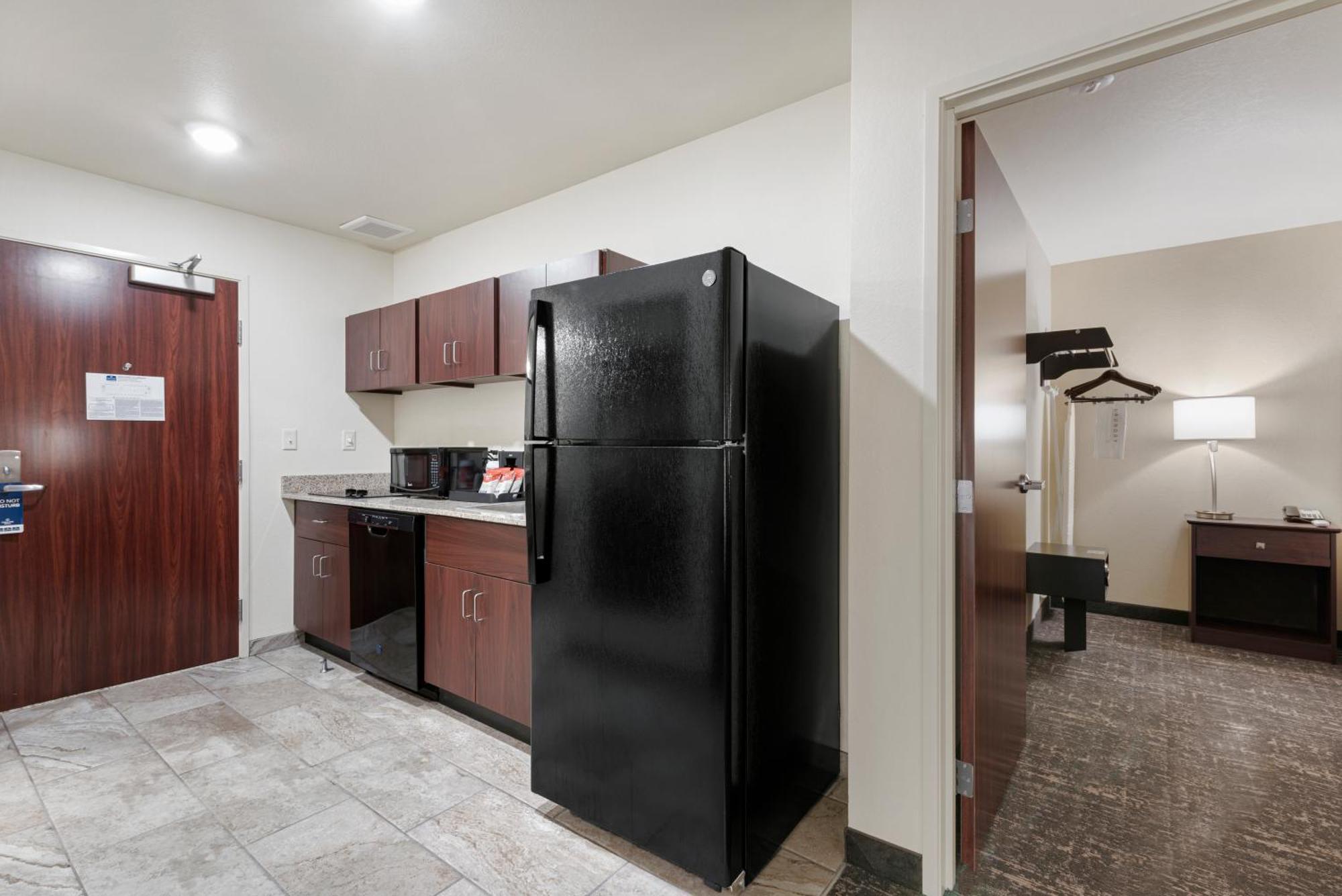 Cobblestone Hotel & Suites - Bellefontaine エクステリア 写真