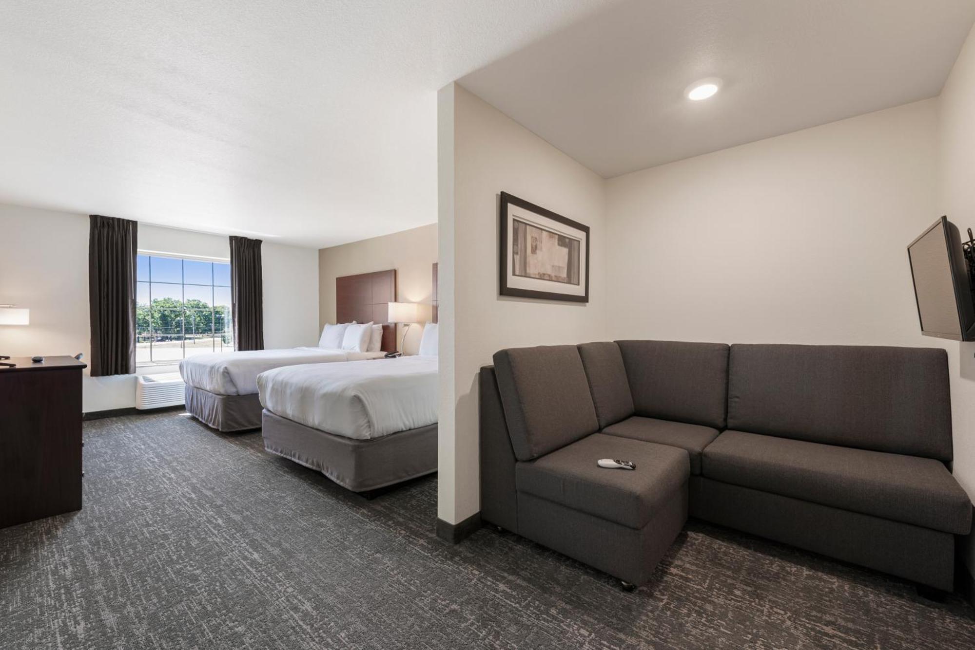 Cobblestone Hotel & Suites - Bellefontaine エクステリア 写真